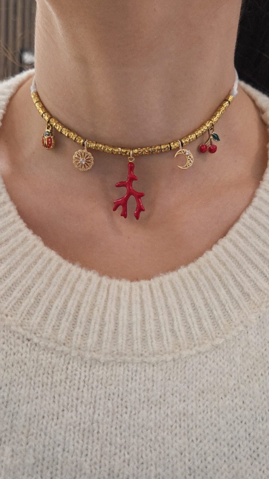 collier femme breloque corse fabrication artisanale rouge et doré
