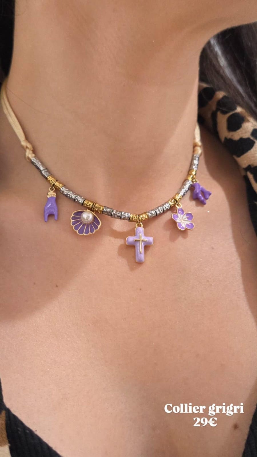 collier grigri femme croix mauve