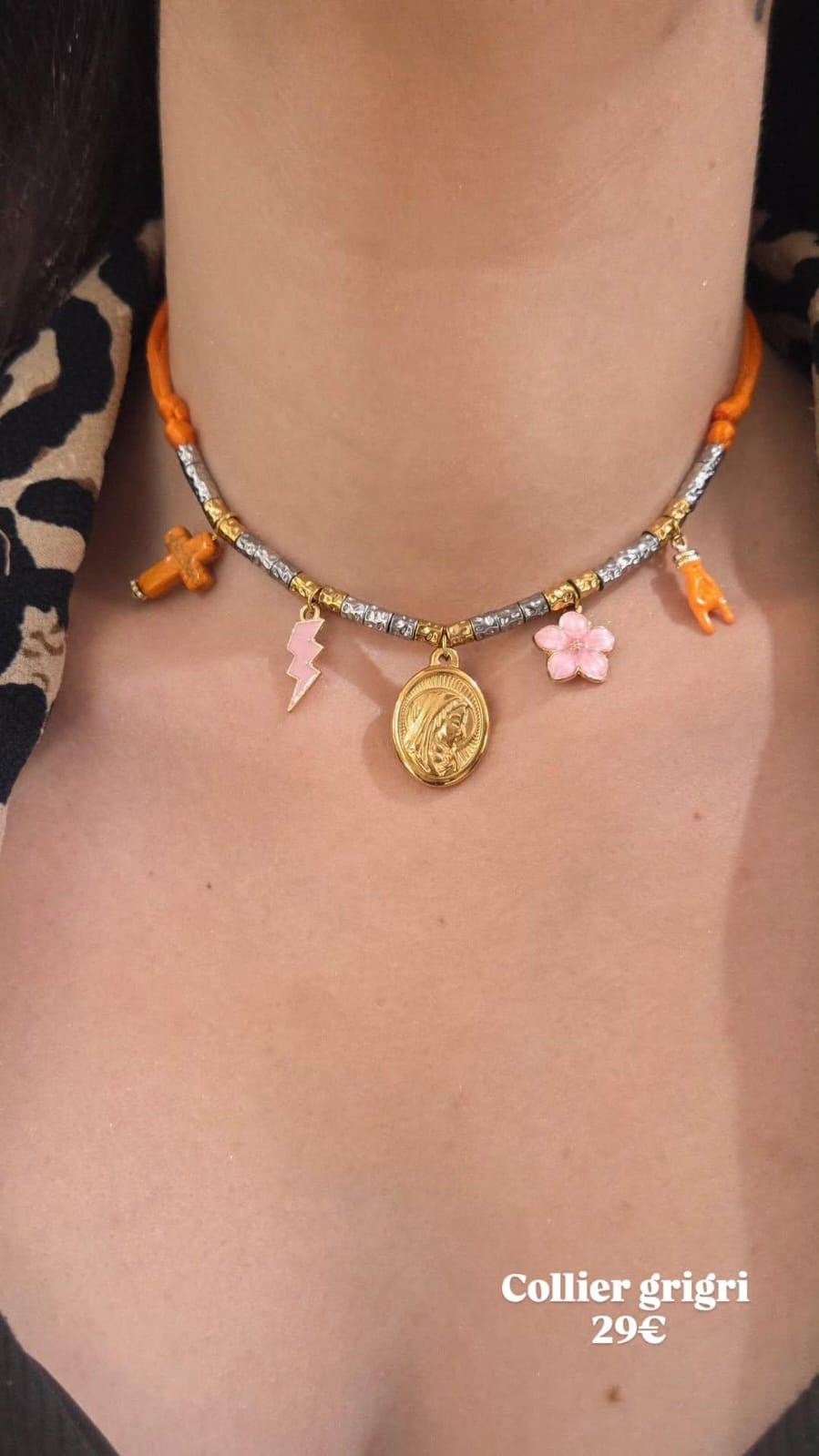 collier grigri femme orange et rose