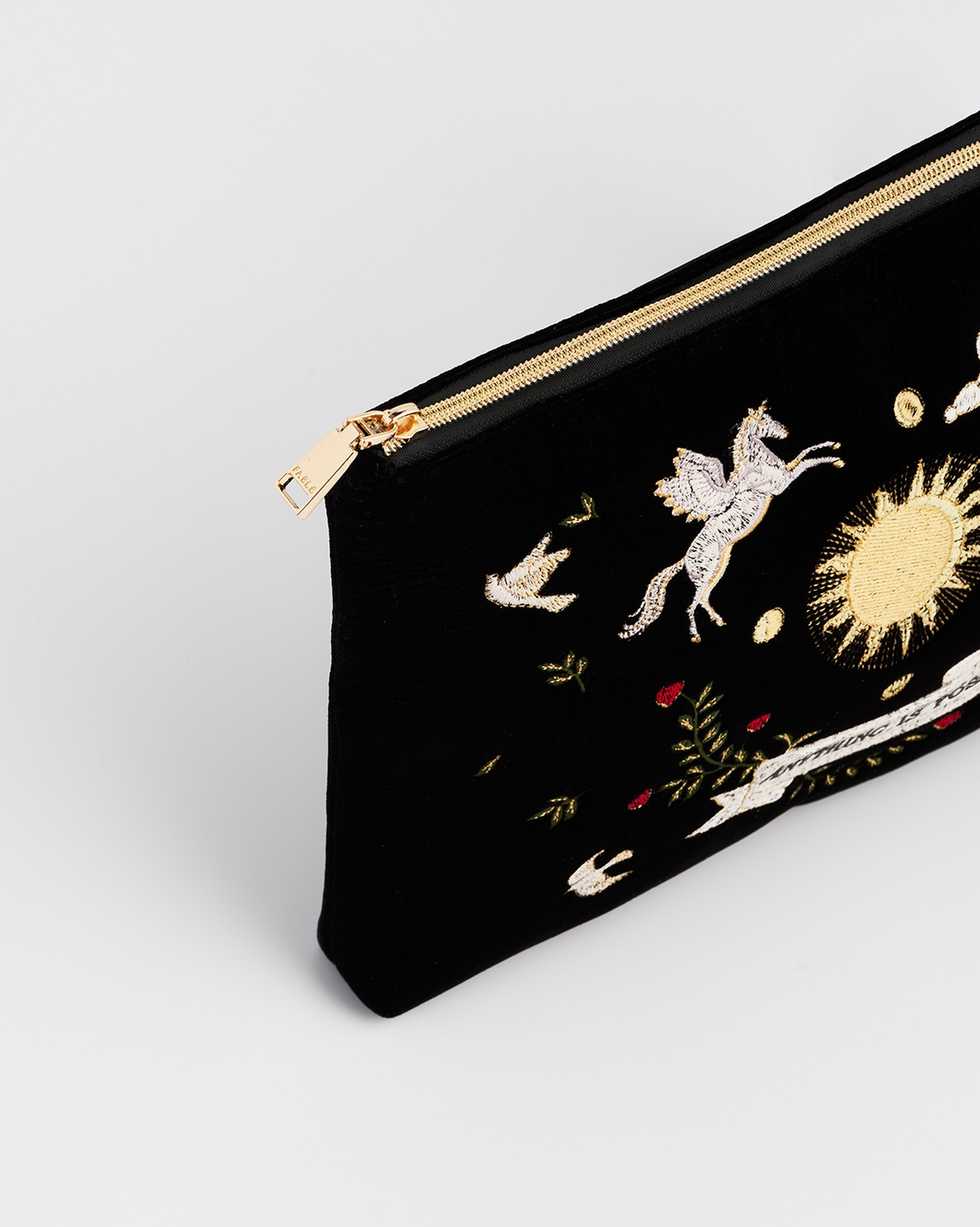 Pochette femme brodée en velours céleste noir pas cher