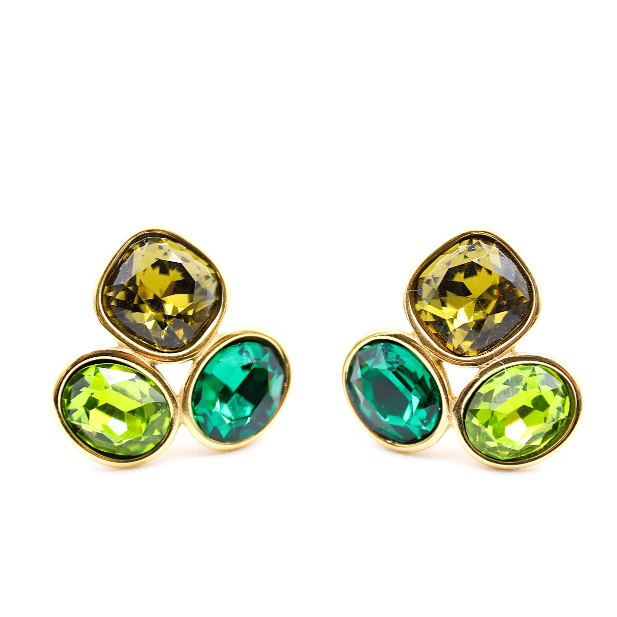 Boucles doreilles tendance cabochons bleu et verte