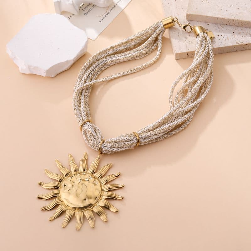 Petit Moments - Collier avec breloques croix - Doré