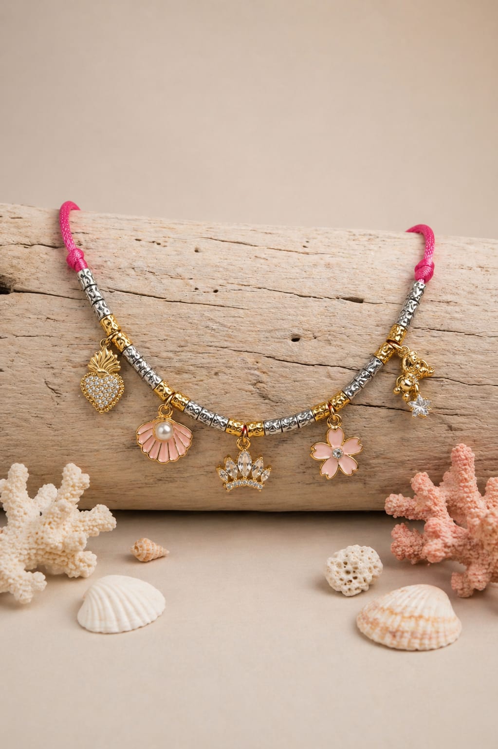 Collier femme été 2026 rose &amp; breloques