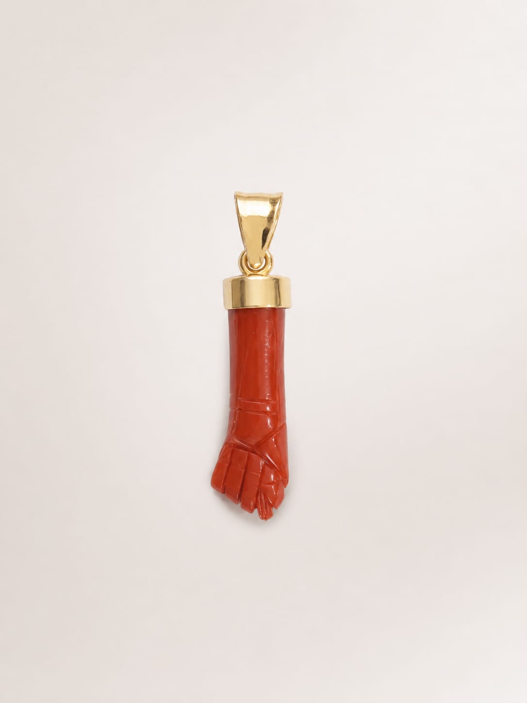 Talisman main corse imposante en corail véritable et or