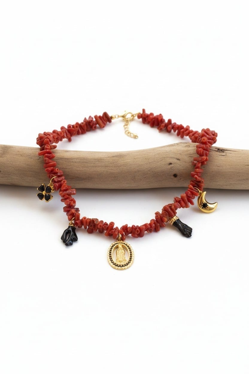 Collier en Corail rouge et Pendentifs de Corse