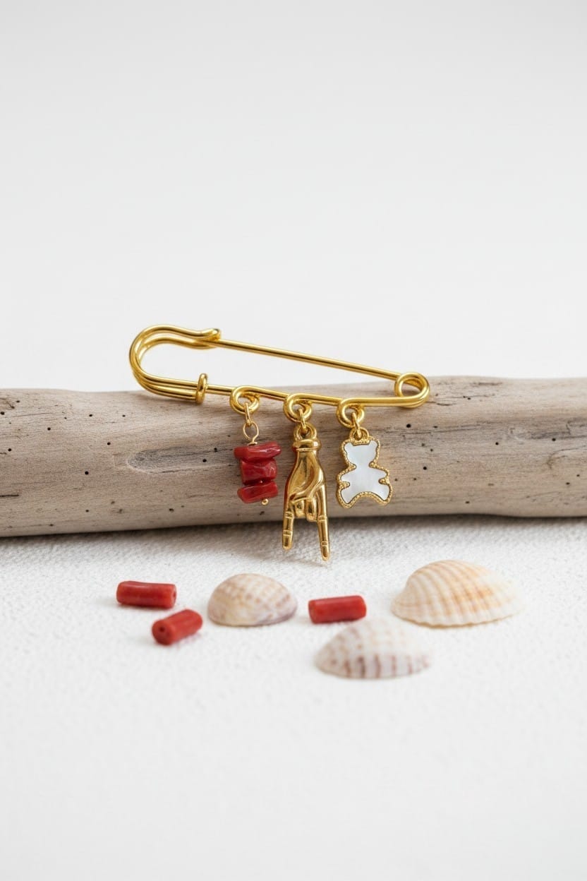 Broche Porte Bonheur Main Corse et Corail Rouge