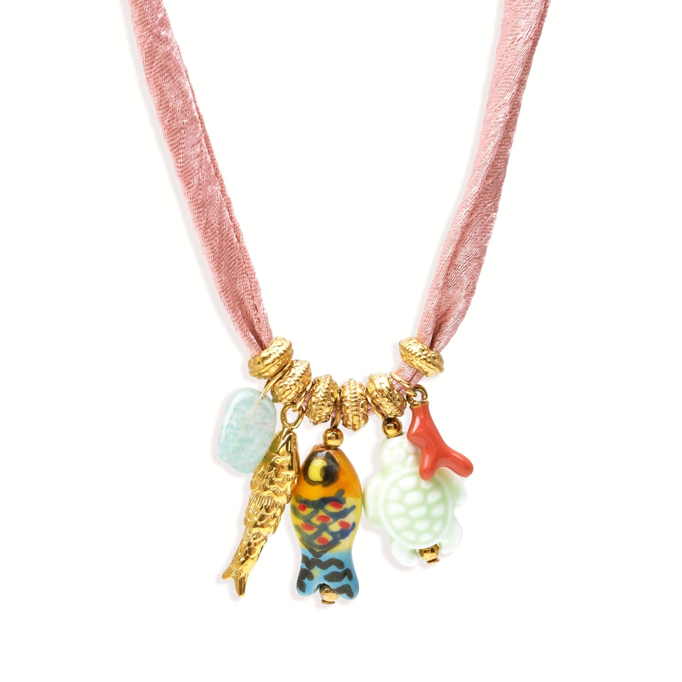 Collier rose effet soie avec breloques