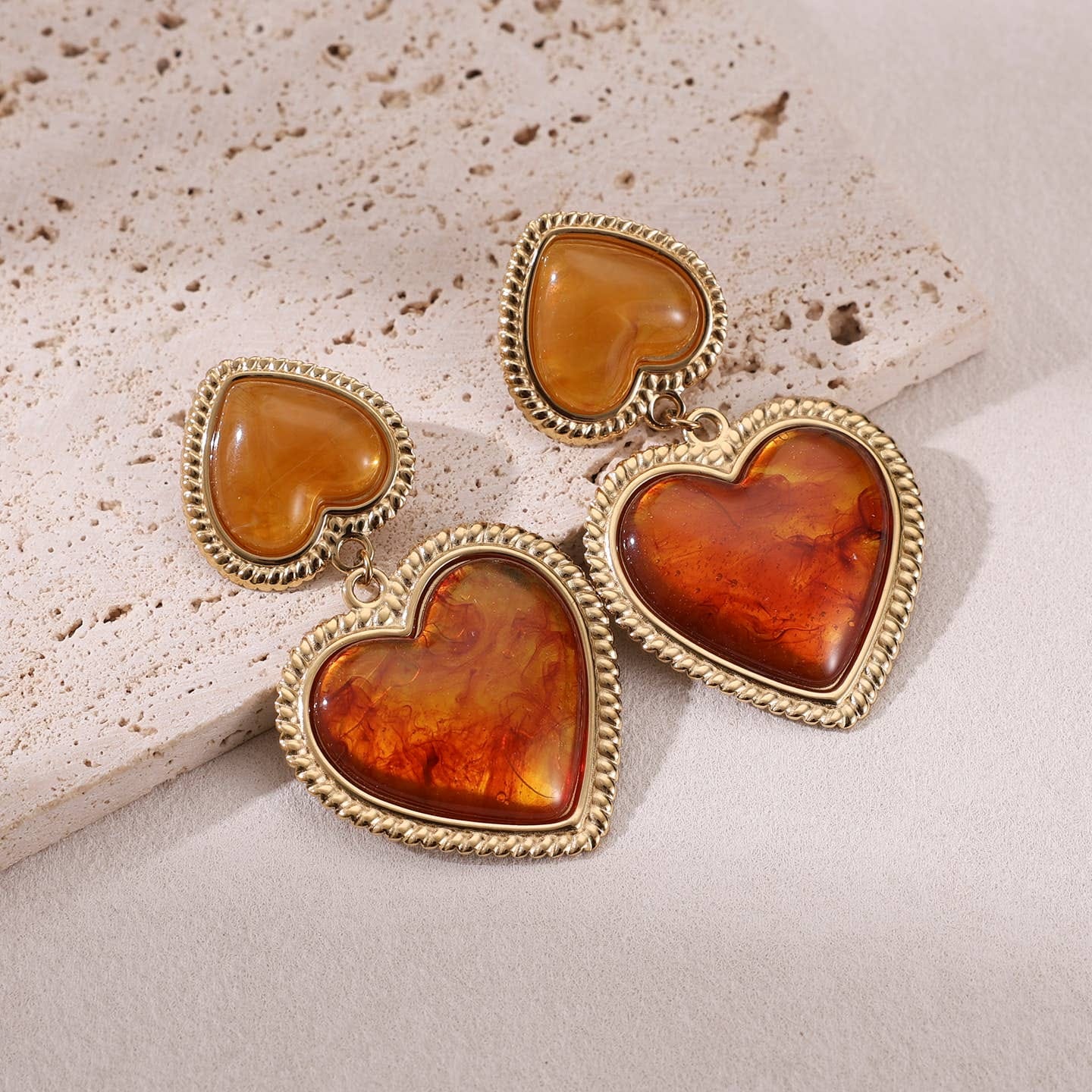 Boucles doreilles en forme de coeur orangées