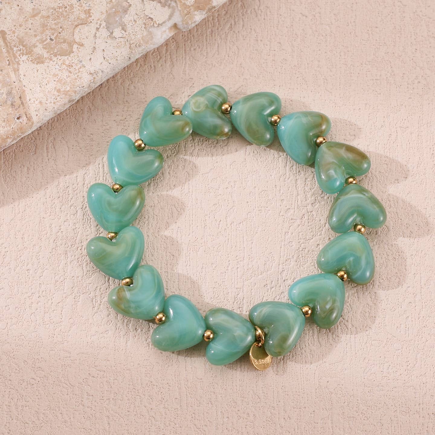 Bracelet femme en élastique &amp; perles en résine bleu en forme de Coeur