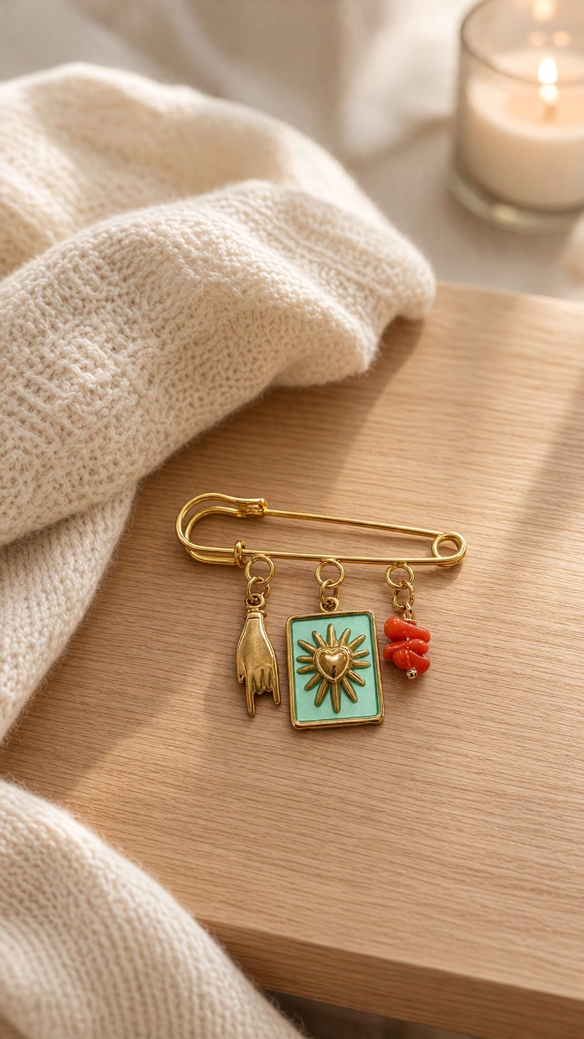 Broche cœur solaire turquoise et corail véritable - bijou corse