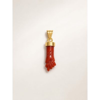 Pendentif petite main corse en corail et or