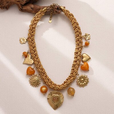 Collier cordon textile torsadé cœurs et charms décoratifs