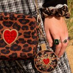 POCHETTE ÉCLAT CŒUR LÉOPARD Prix doux