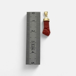 Pendentif main corail rouge et Or 18k