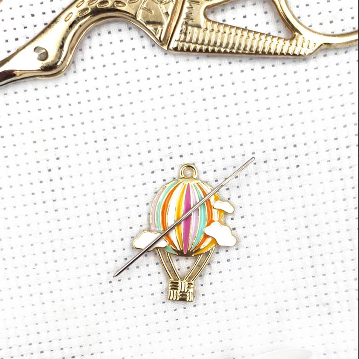 Porte-aiguille-Needle-reminder-montgolfiere-attrape-aiguille-kit-broderie-Needle-pop3