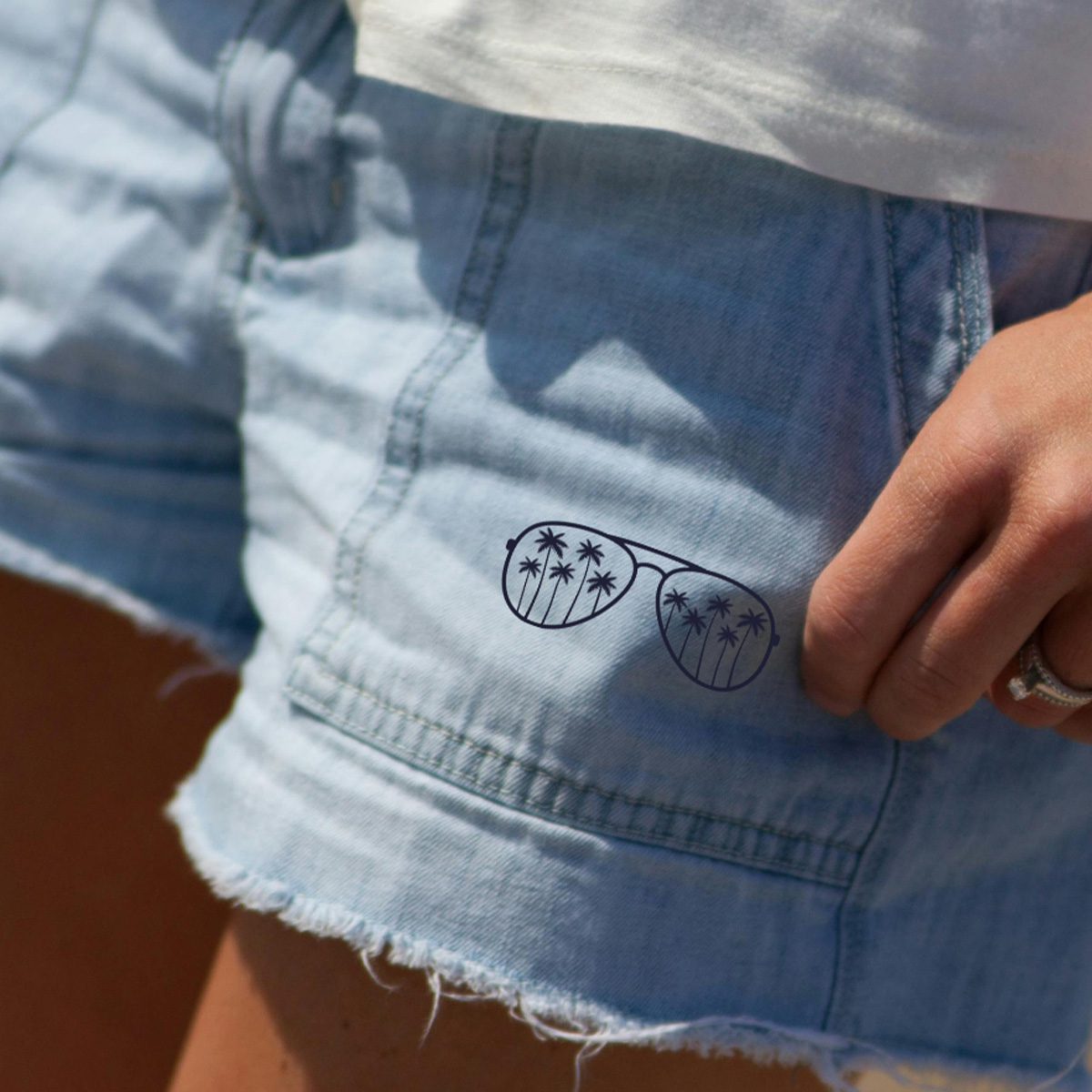 Broderie-lunettes-palmiers-short