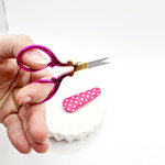 ciseaux-rose-irise-kit-broderie-fils-motif-customiser-vetements-Needle-pop-