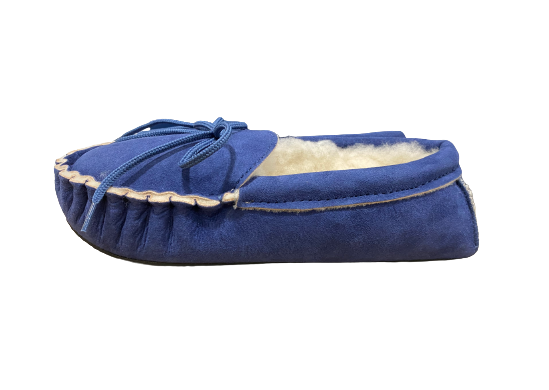 Mocassin en peau de mouton bleu marine, vue de dessus