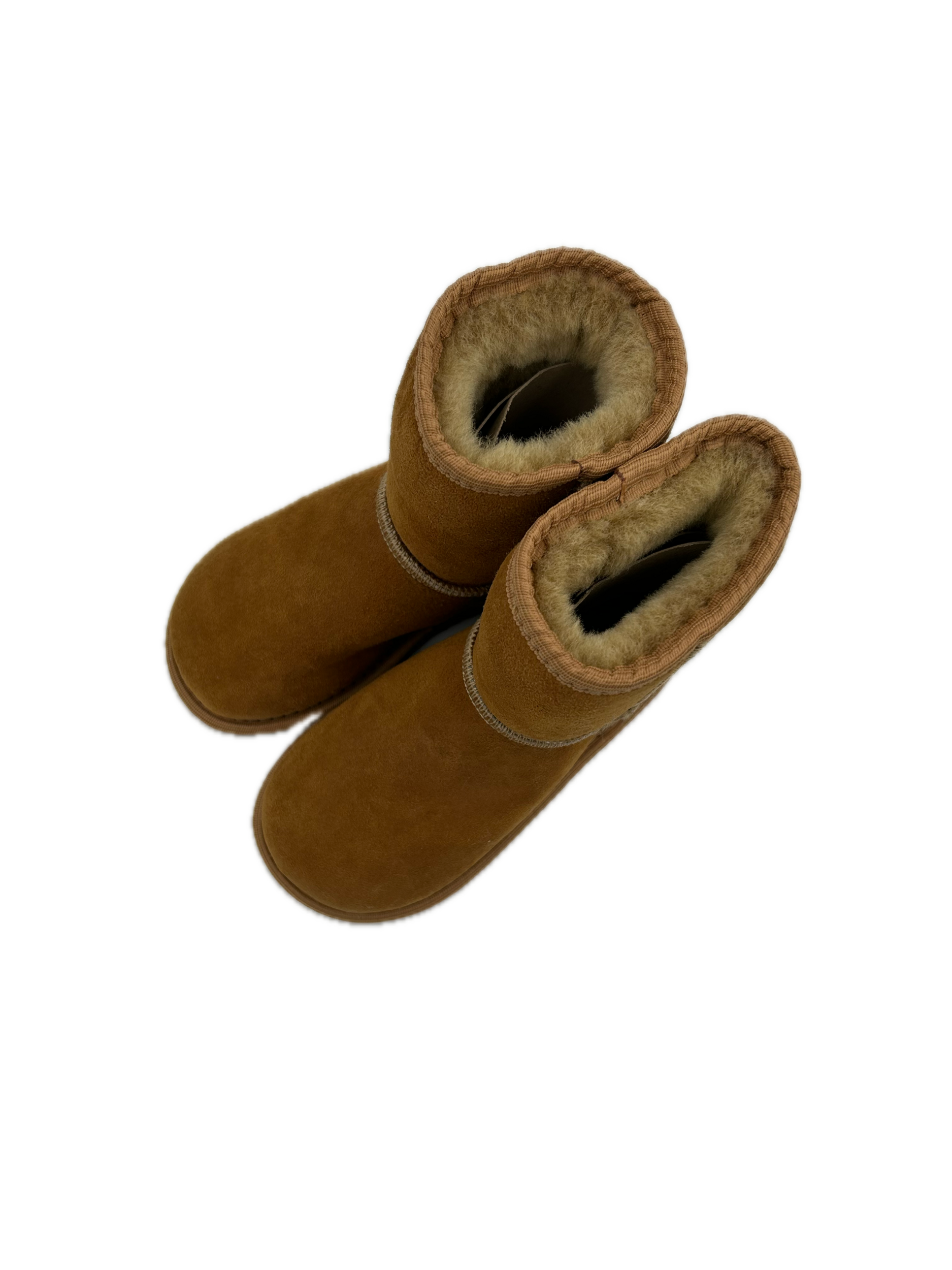 bottes peau de mouton enfant_6940 avec arrière-plan supprimé