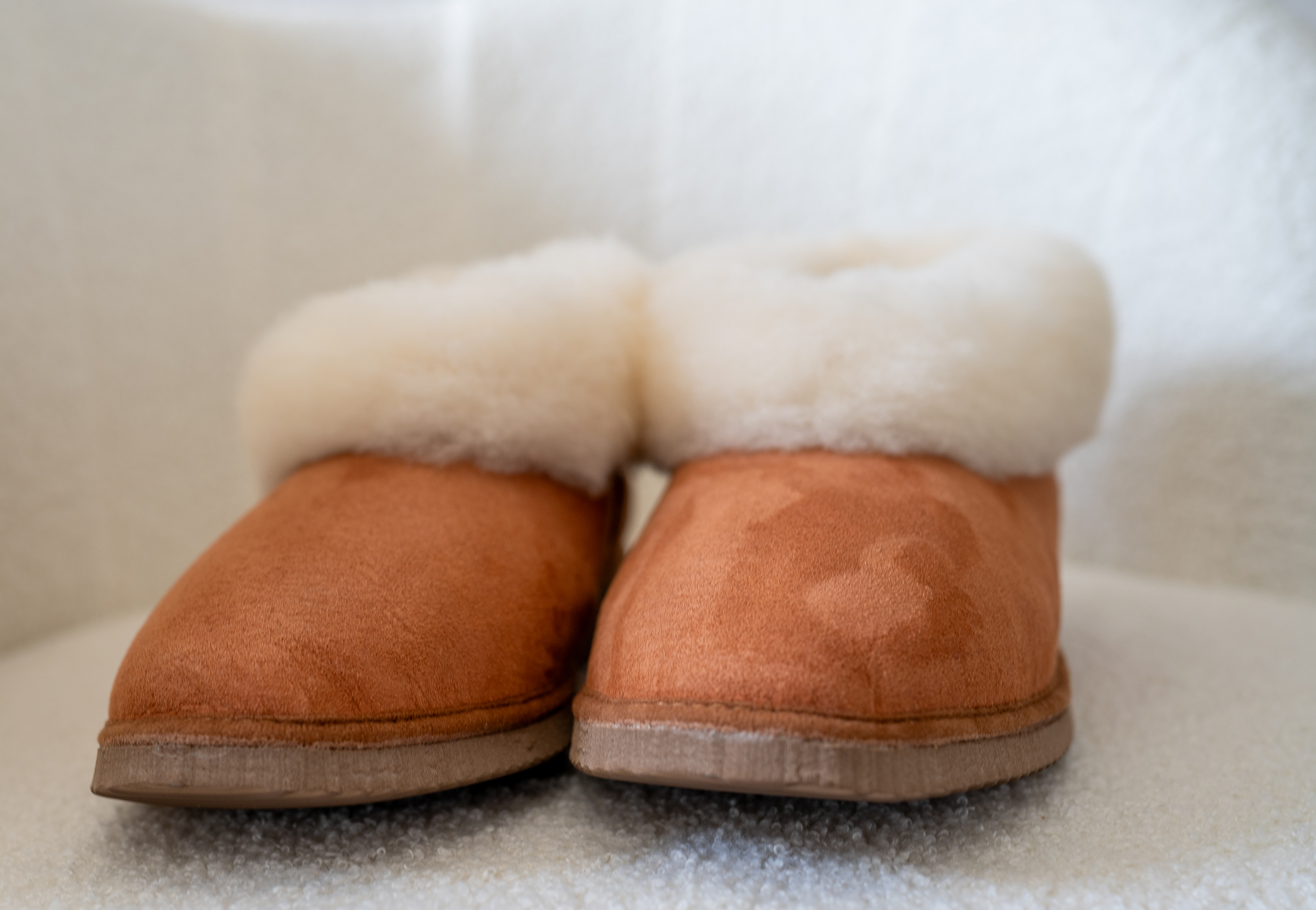 chaussons-peau-mouton-marron-agnellina-vue-2.jpg