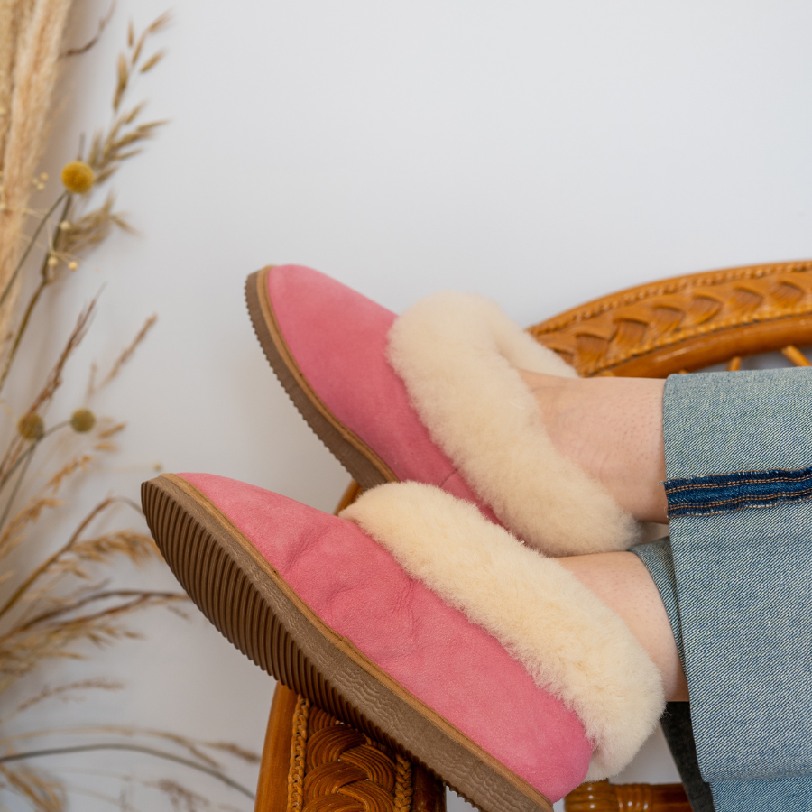 Chaussons en peau de mouton rose, semelle antidérapante