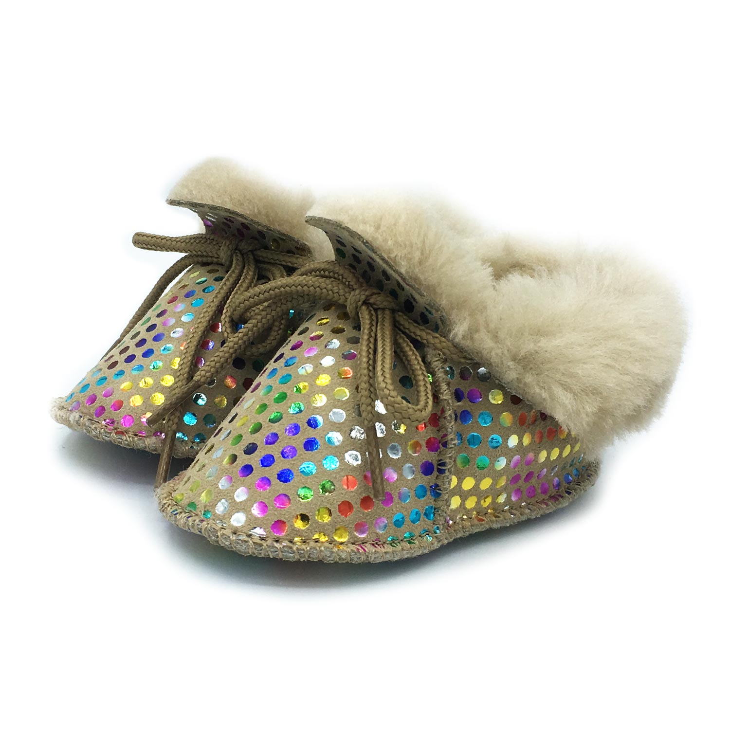 Chaussons bébé en peau de mouton beige doré à pois multicolores, col en laine écrue et lacets kaki