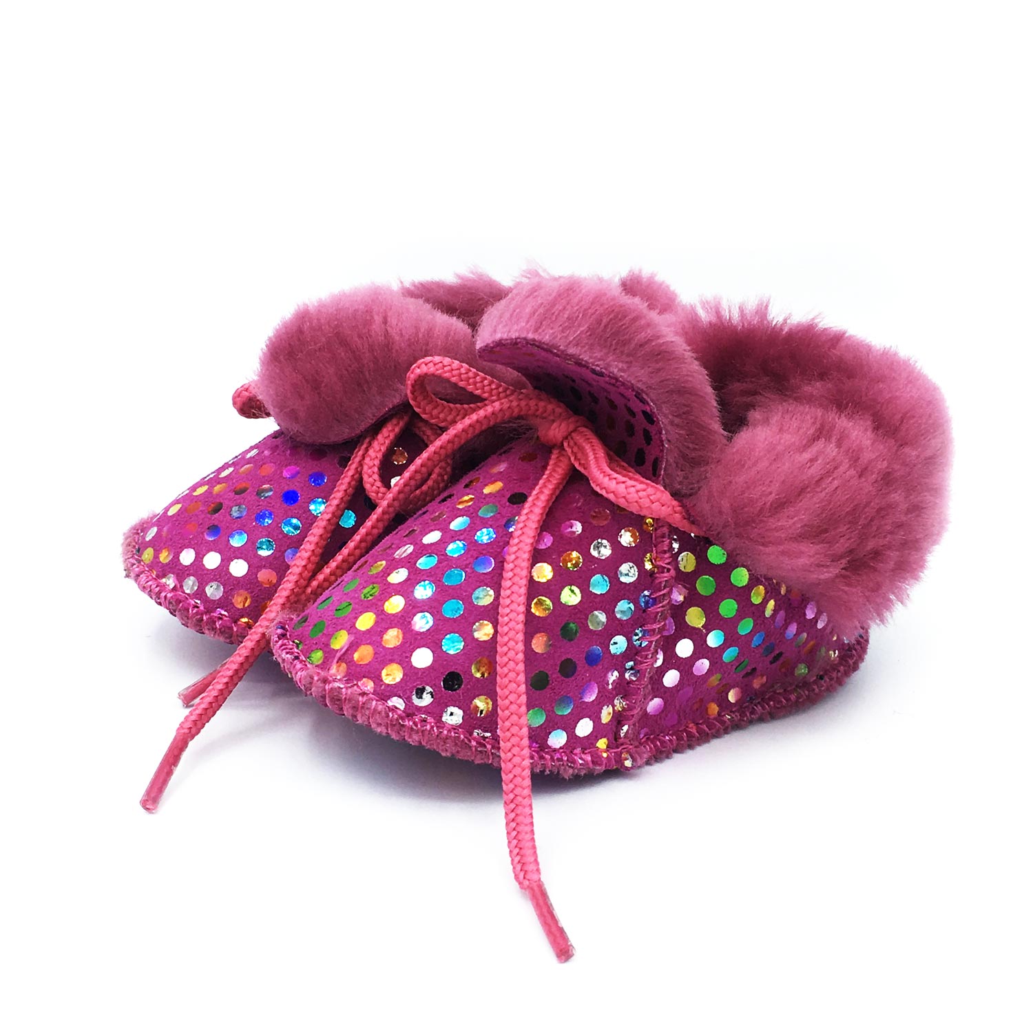 Chaussons bébé en peau de mouton rose vif à pois irisés, col en laine rose et lacets roses
