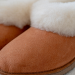 chaussons-peau-mouton-marron-agnellina-vue-4.jpg