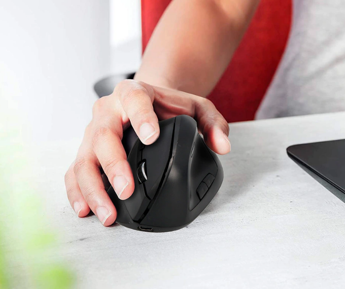 souris ergonomique verticale sans fil q connect en situation