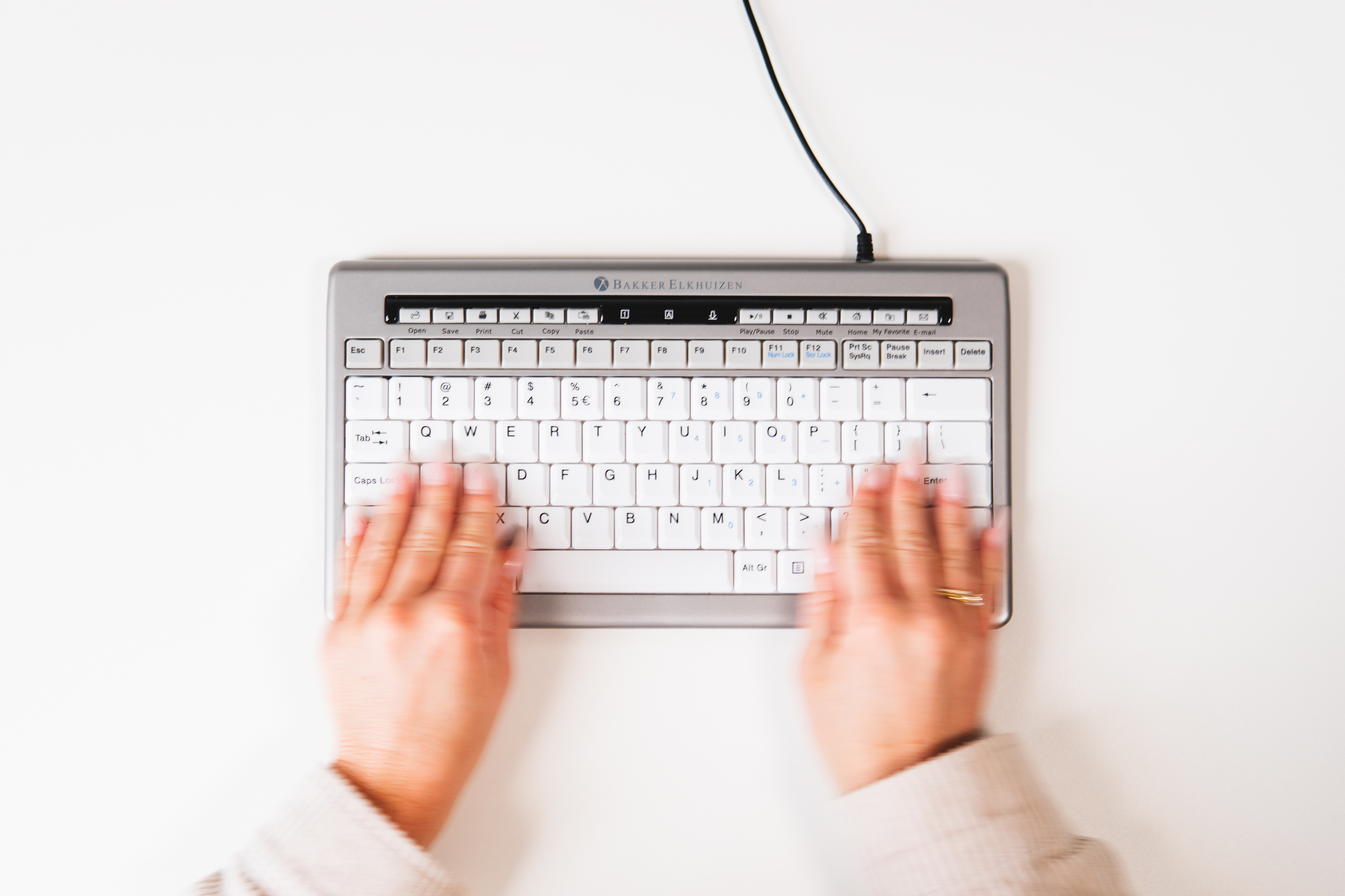 clavier-ergonomique-compact-s-board-840-en-situation-3