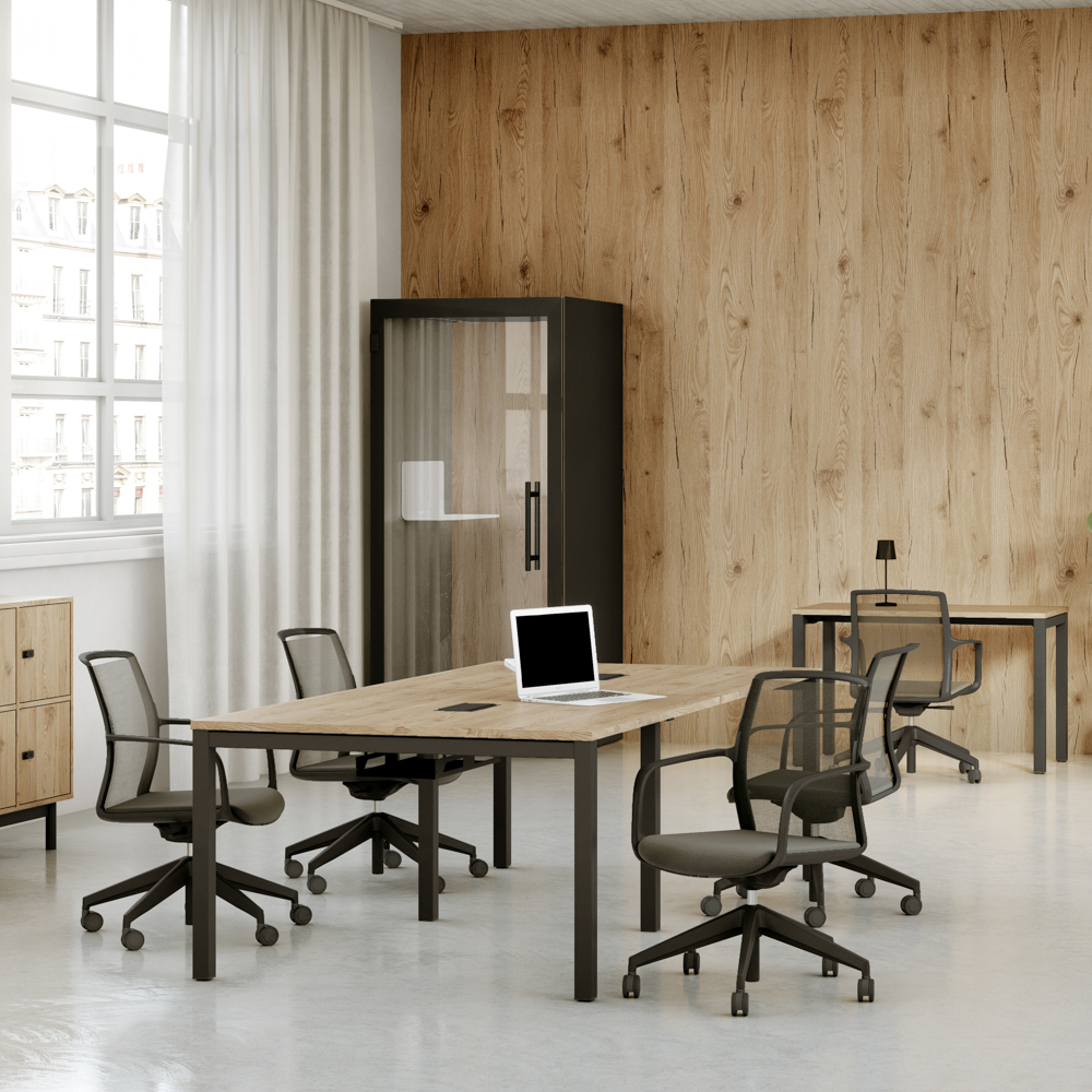 chaise-visiteur-louis-a-roulettes-en-situation