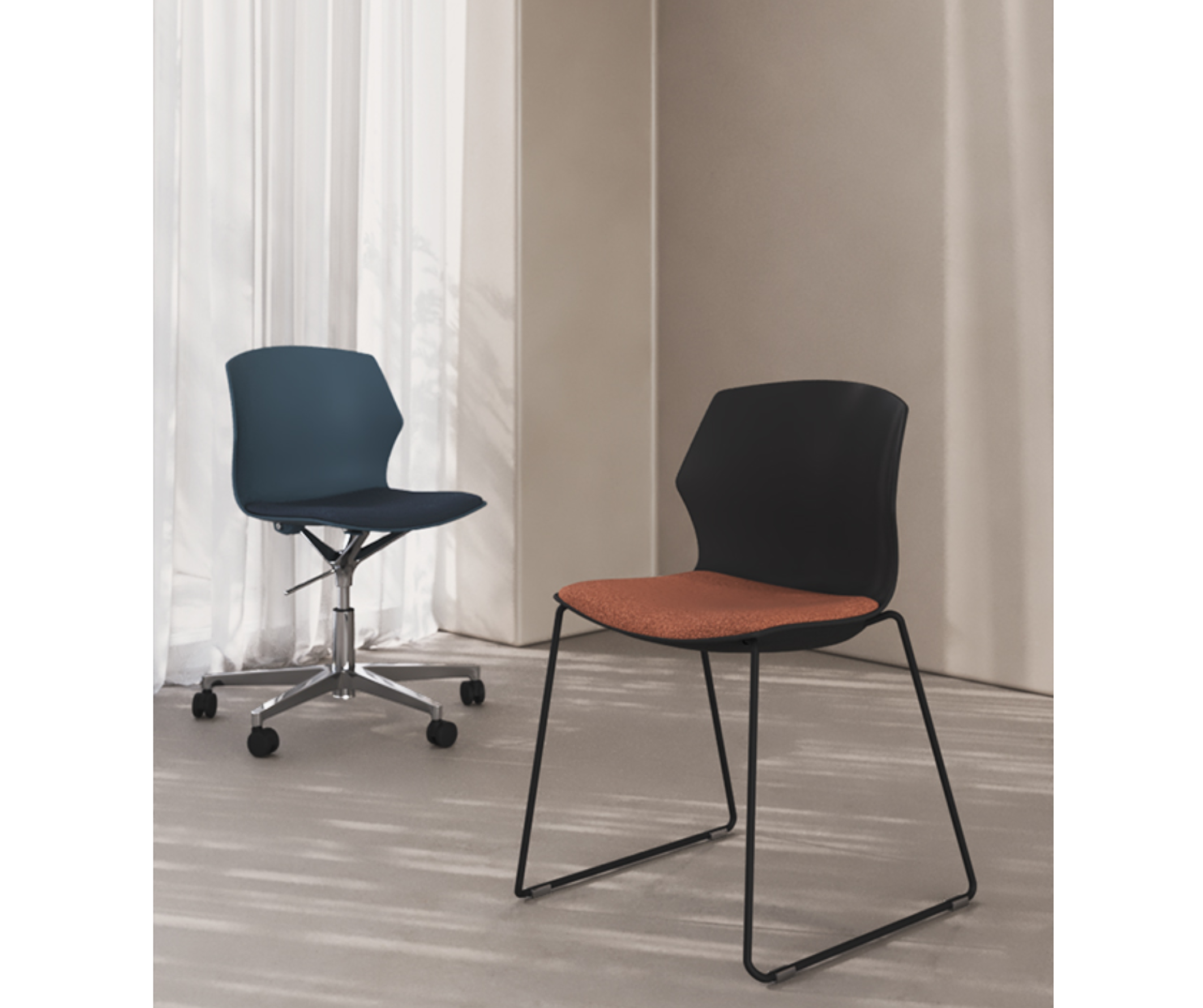 chaise-visiteur-no-frill-a-roulettes-en-situation