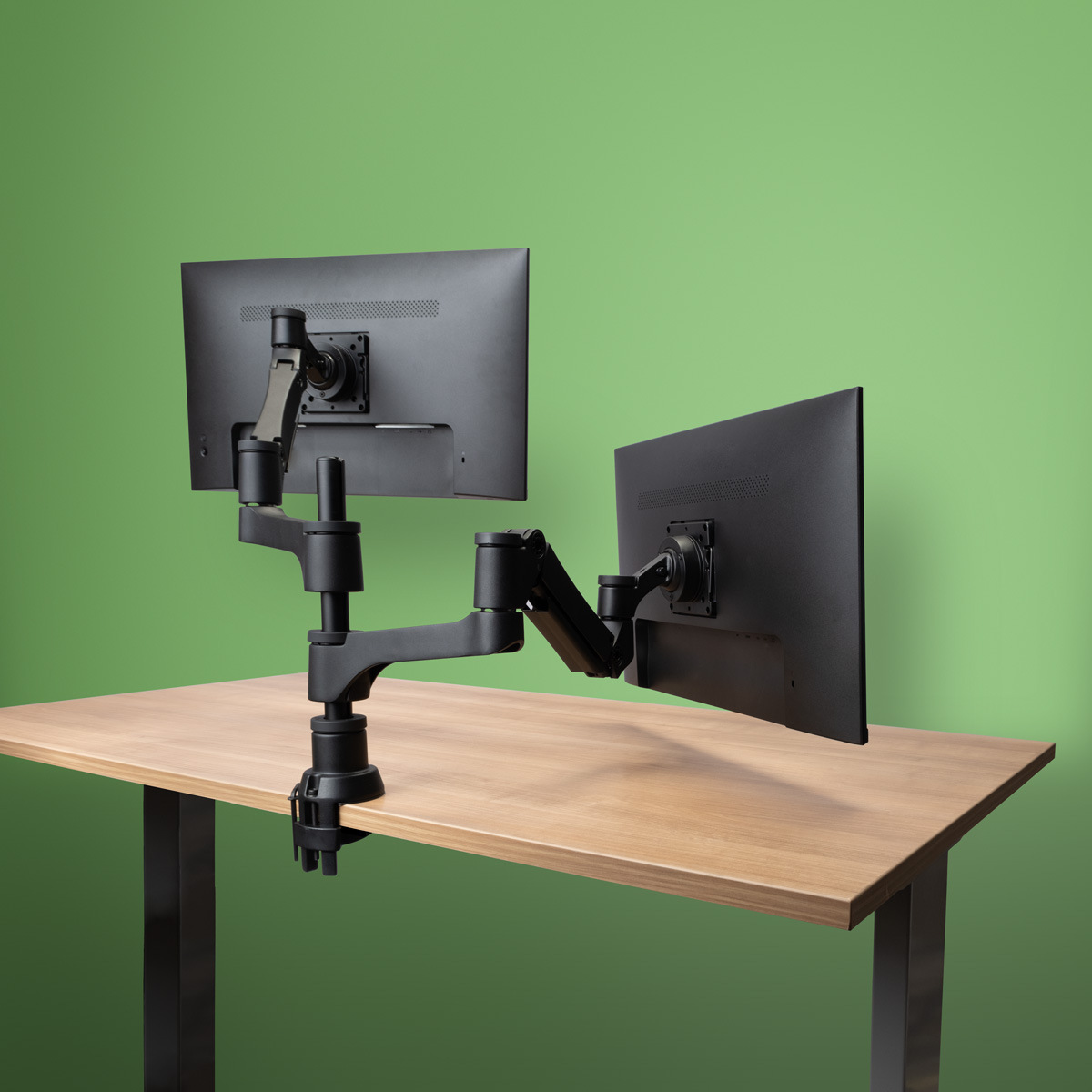 bras-double-ecran-caparo-4-duo-en-situation