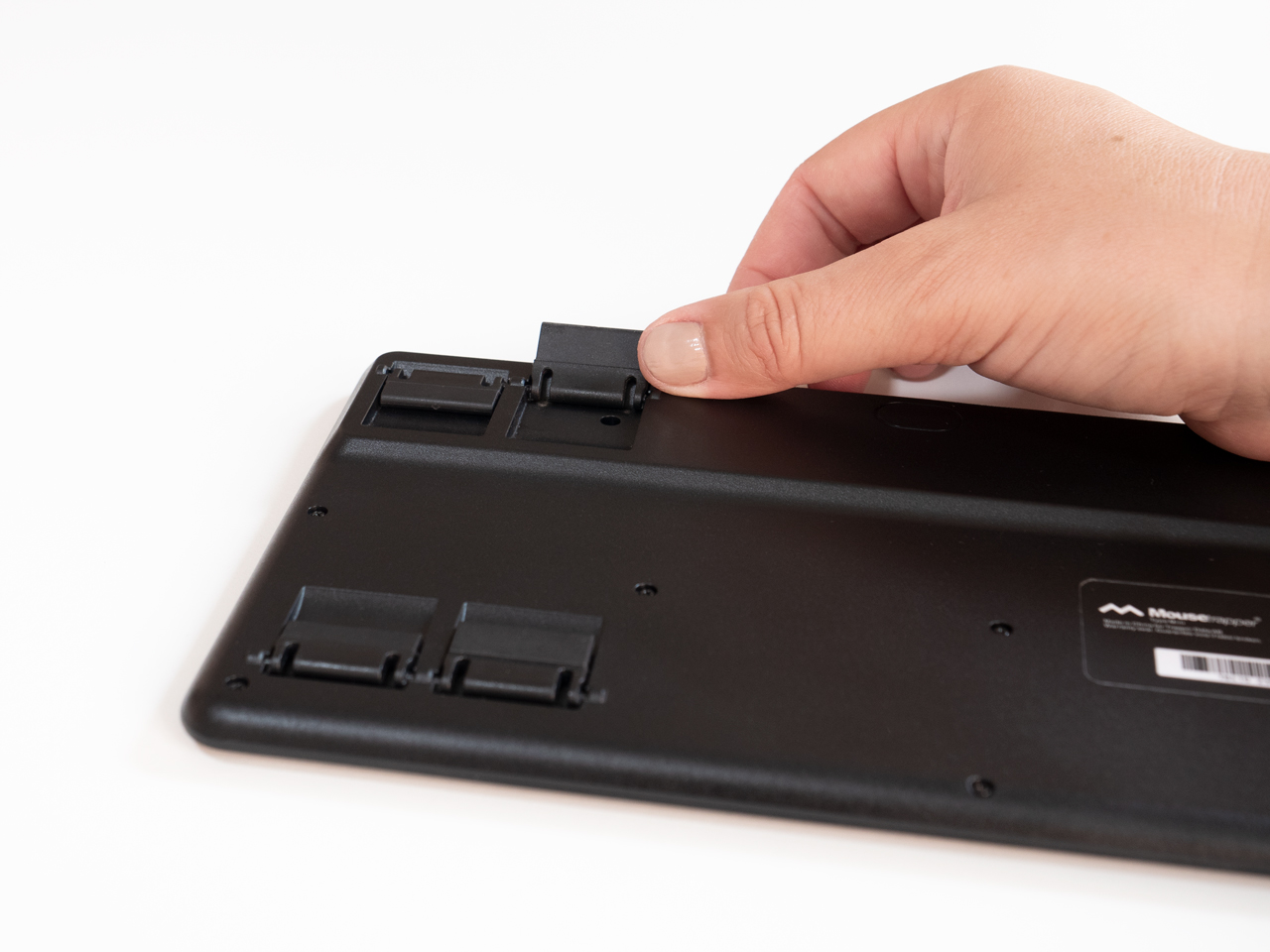 clavier-ergonomique-compact-type-mini-vu-des-pieds