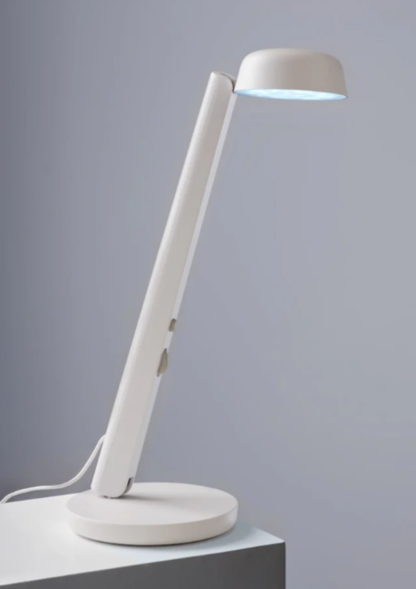 lampe-polux-original-a-poser-blanc-chaud-et-gris