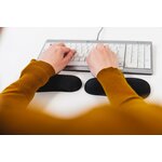 BNEGTWR_GoldTouchWristRest_BakkerElkhuizen_U07