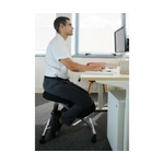 tabouret-ergonomique-assis-genoux-ergo-leg-en-situation