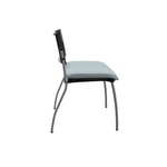 chaise-inventiv-dos-résille-pieds-gris-de-côté