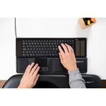 Mousetrapper Advance 2.0 position centrale clavier bureau ergonomique bras detendus