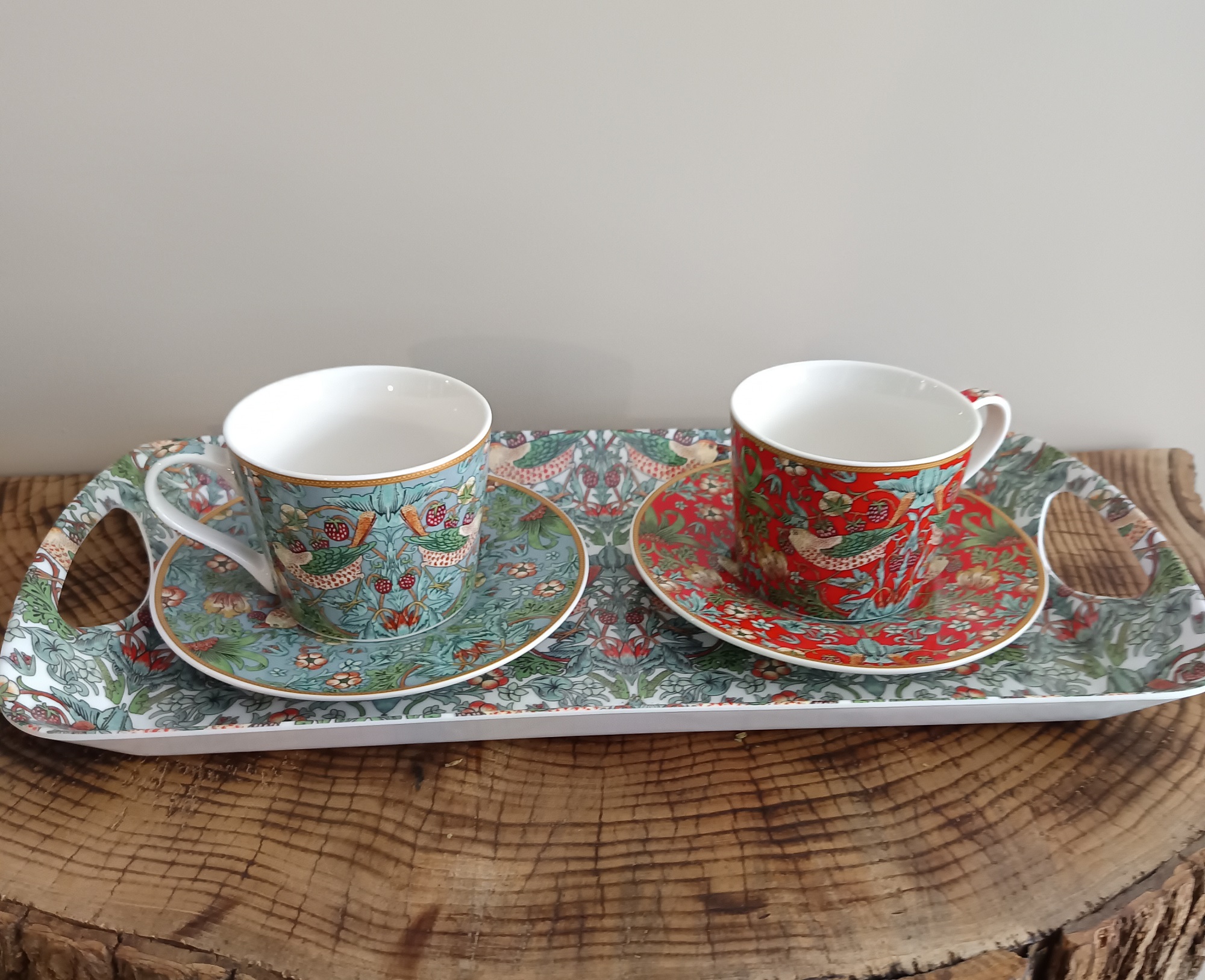 8596232-rouge-06 - Set tasse + soucoupe rouge
