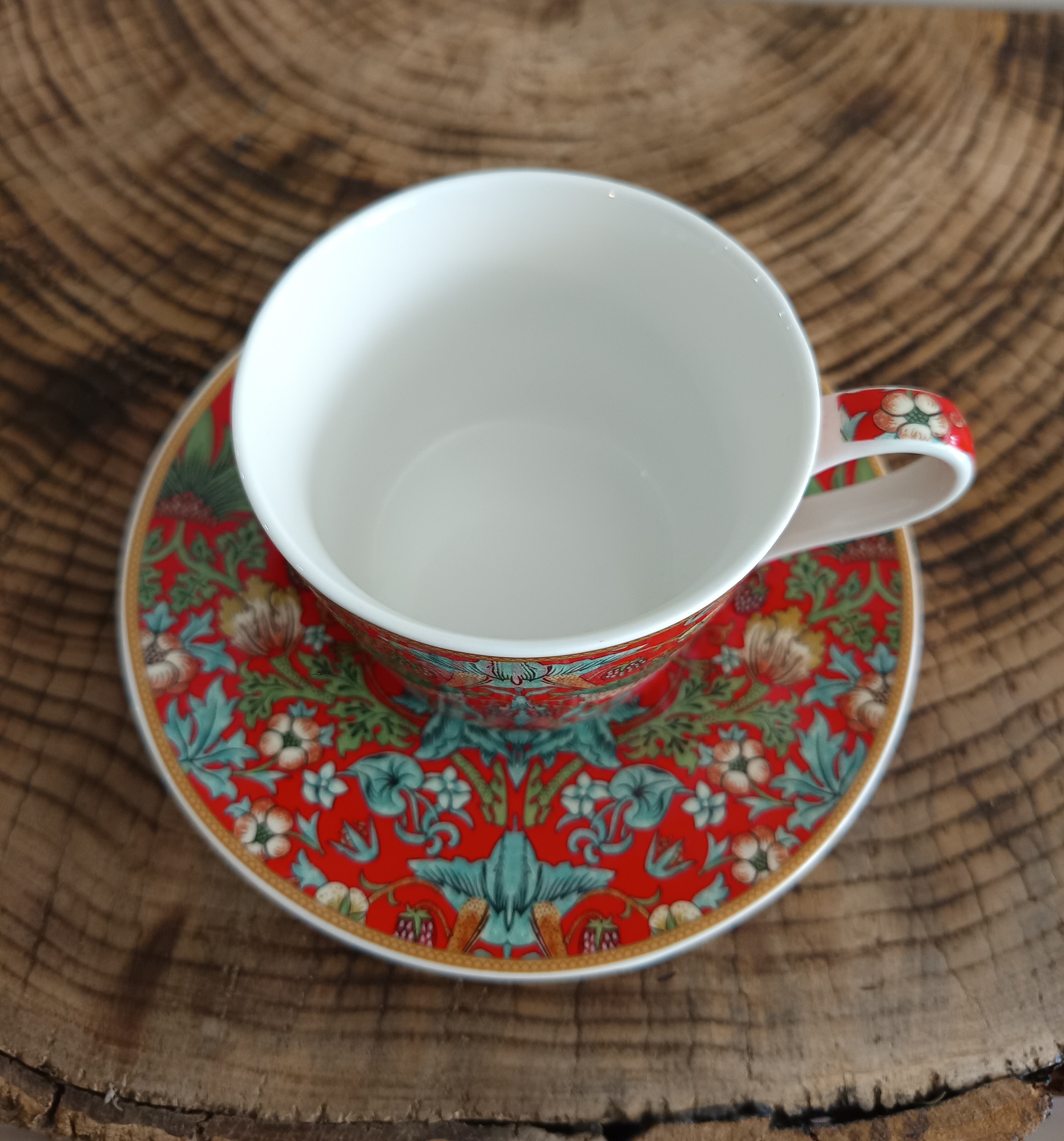 8596232-rouge-03 - Set tasse + soucoupe rouge