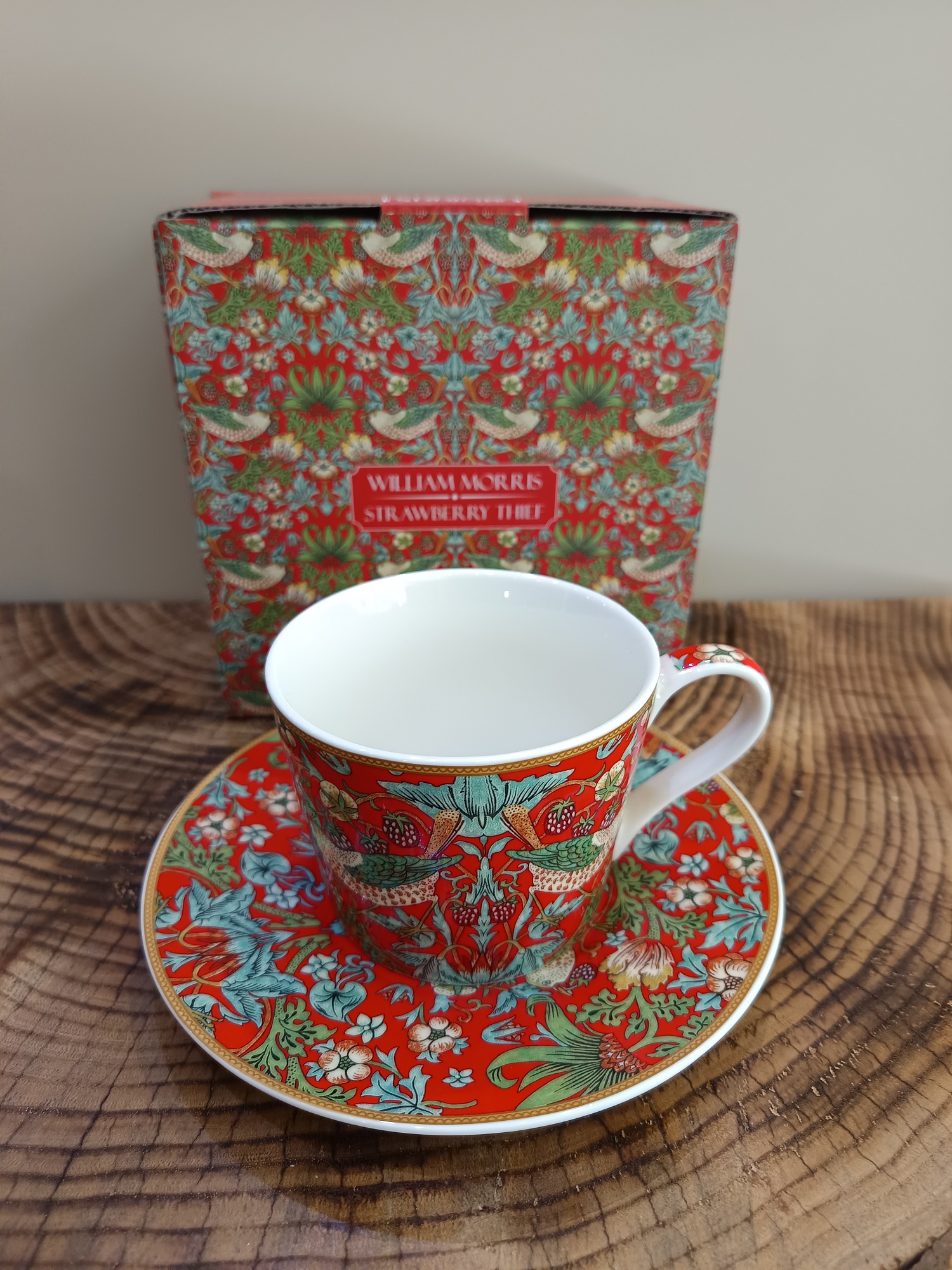 8596232-rouge-07 - Set tasse + soucoupe rouge