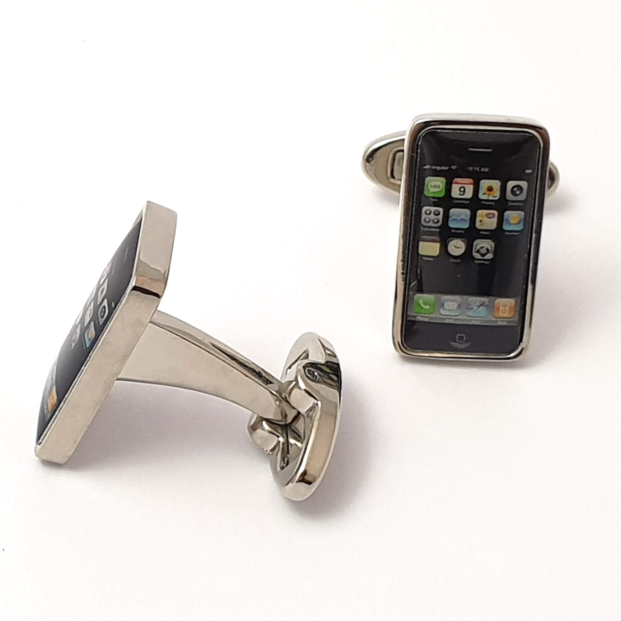 05-boutons-de-manchette-smartphone-gauche