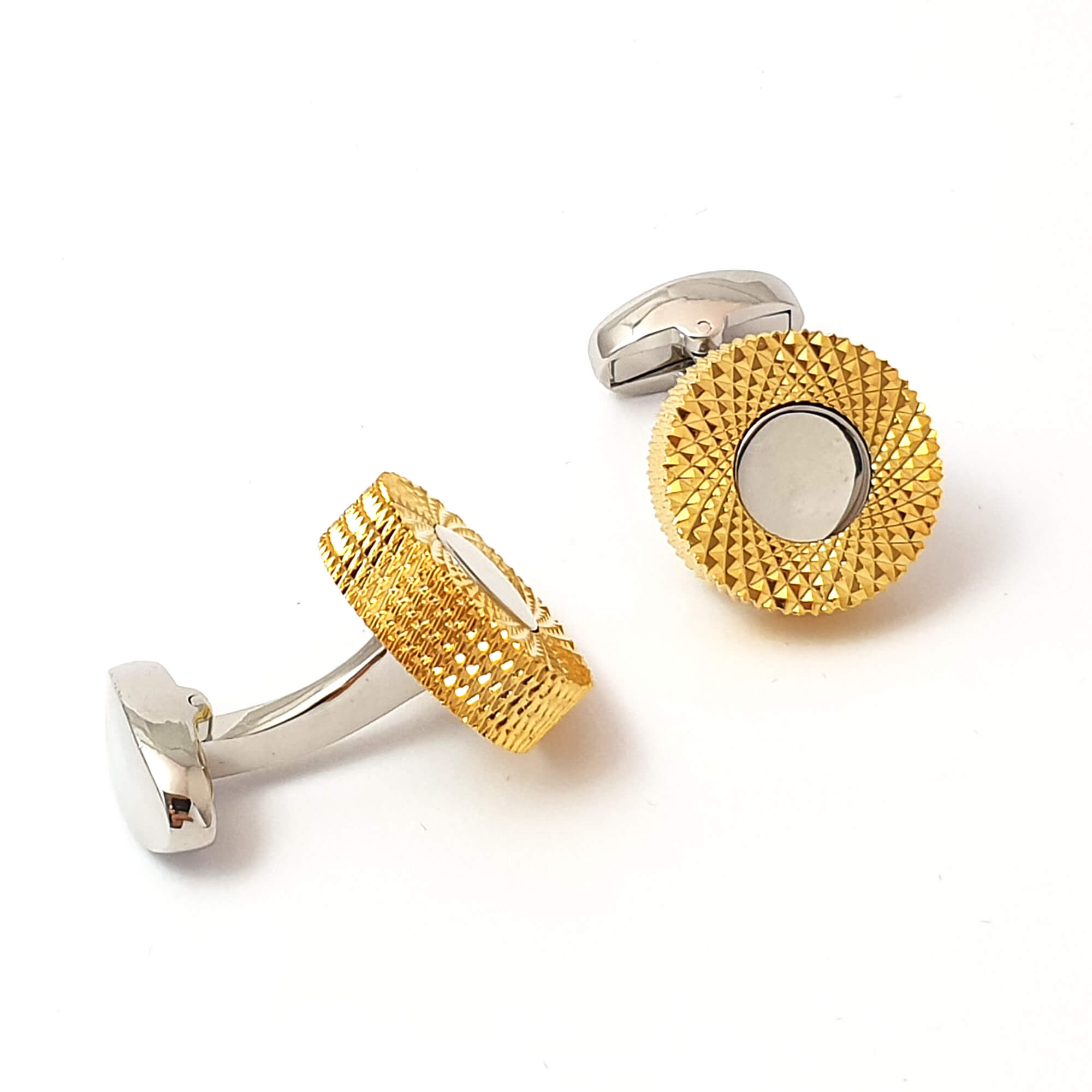 03-boutons-de-manchette-rond-avec-anneau-dore-maille-droit