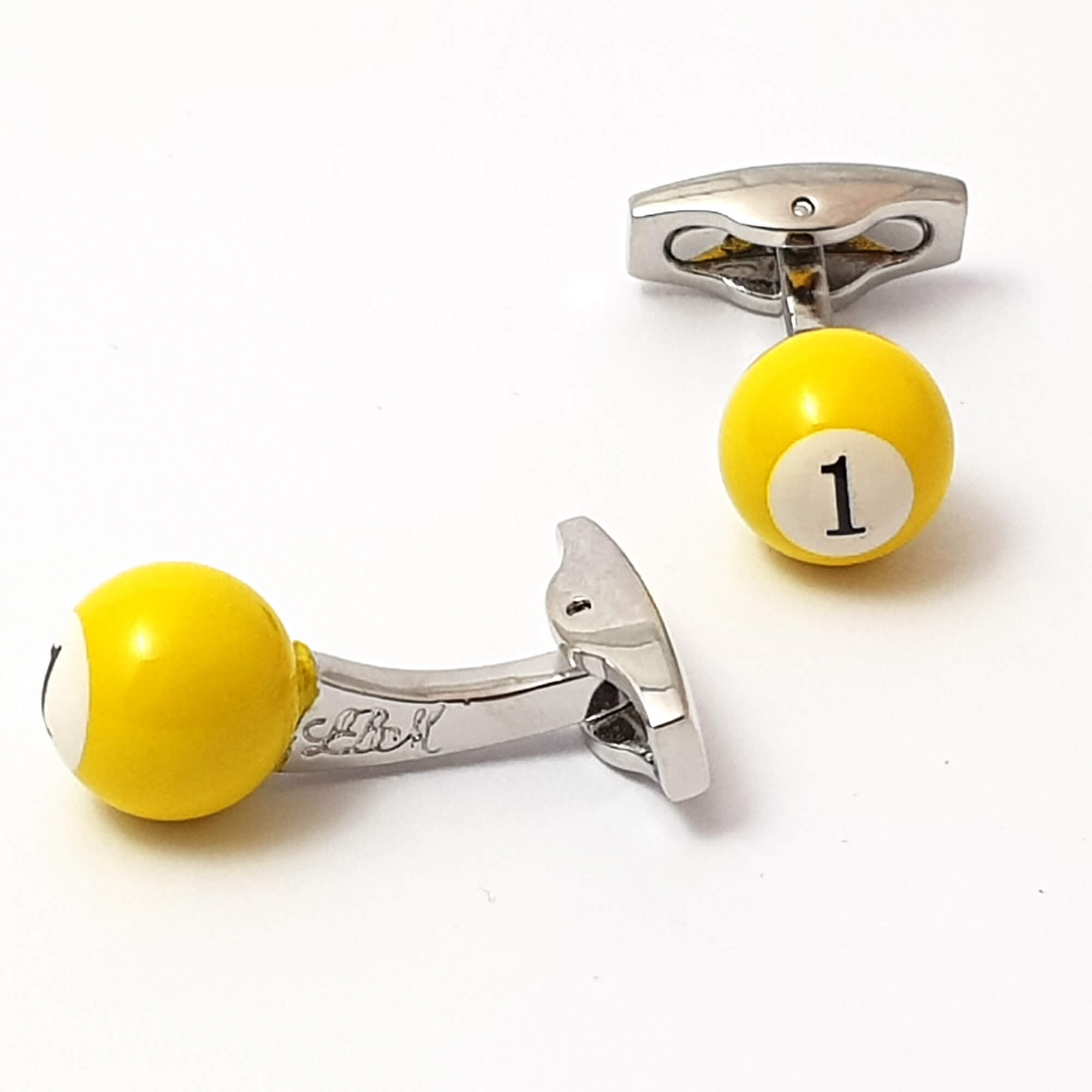 05-bille-de-billard-jaune-numero-un-vue-gauche