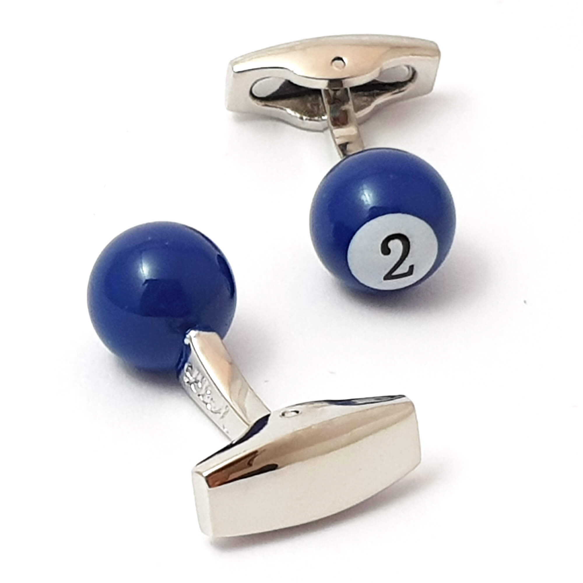 04-bille-de-billard-bleu-numero-deux-vue-arriere