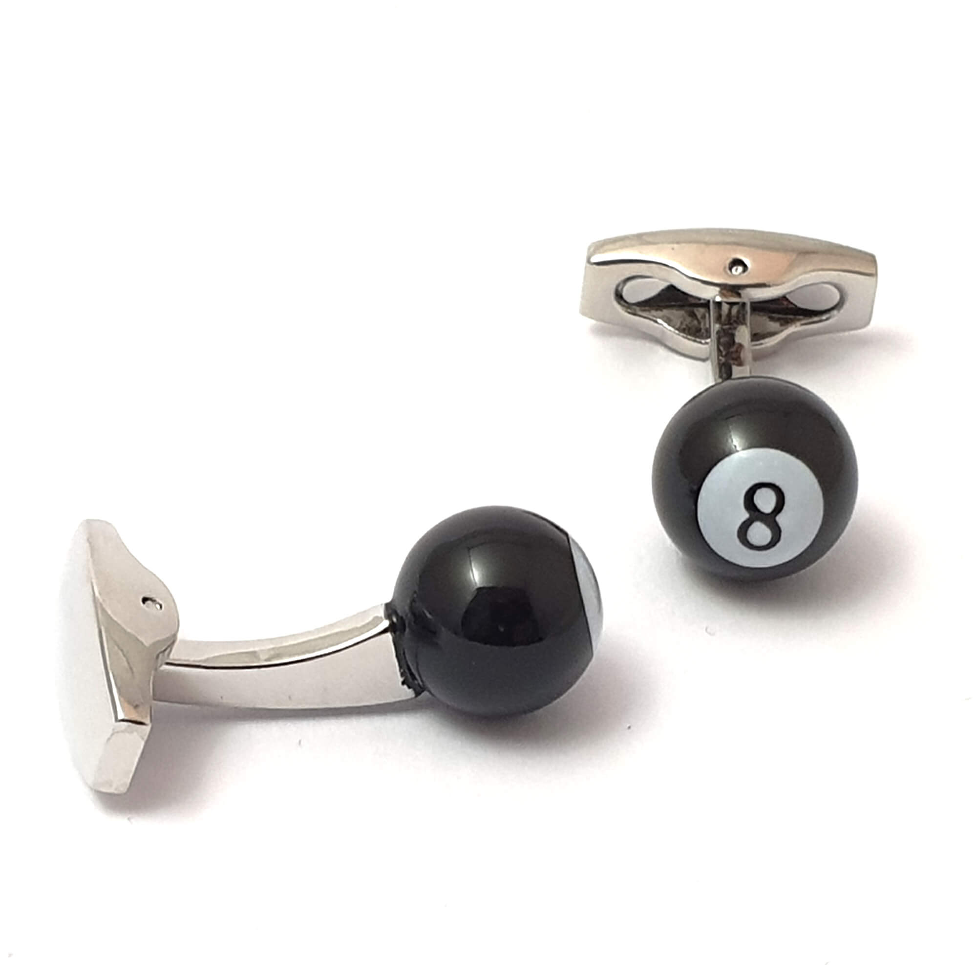 03-bille-de-billard-noir-numero-huit-vue-droite