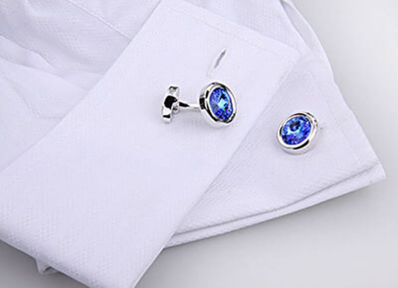 Boutons-de-manchette-ronde-de-couleur-argent-serti-dun-diamant-bleu-ciel-4