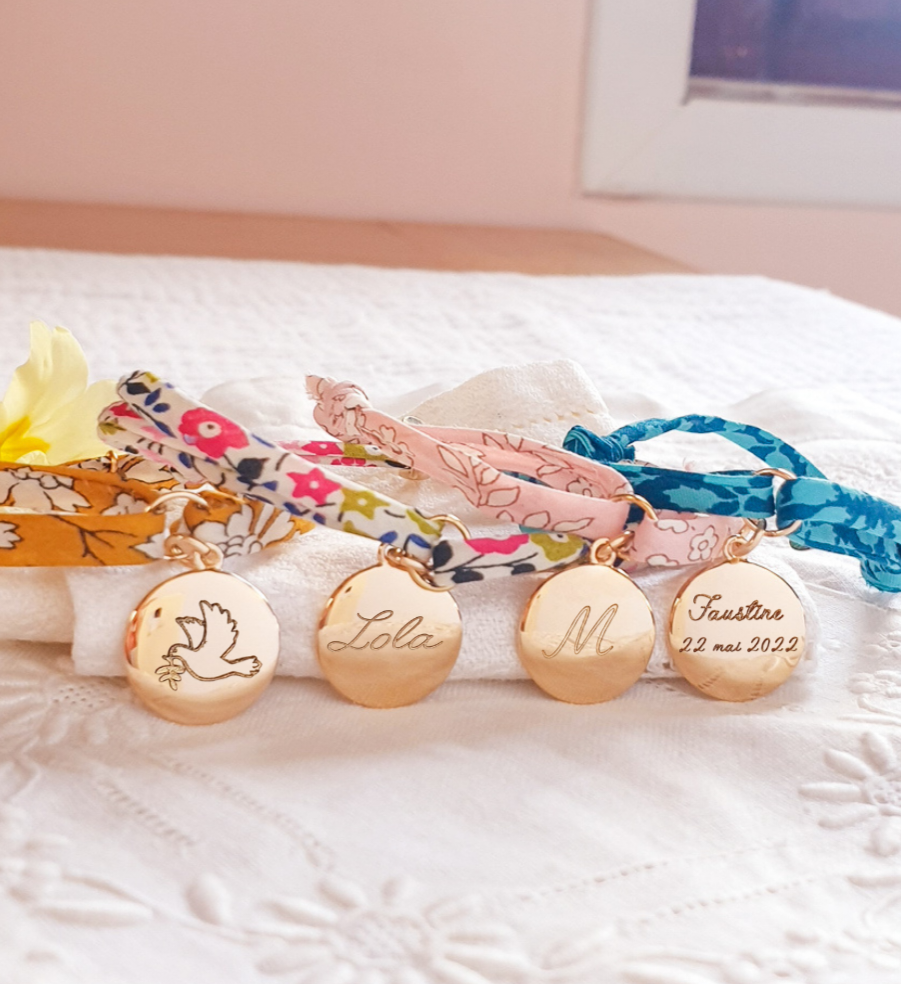 bracelets filles personnalises graves symboles religieux charmante liberty®