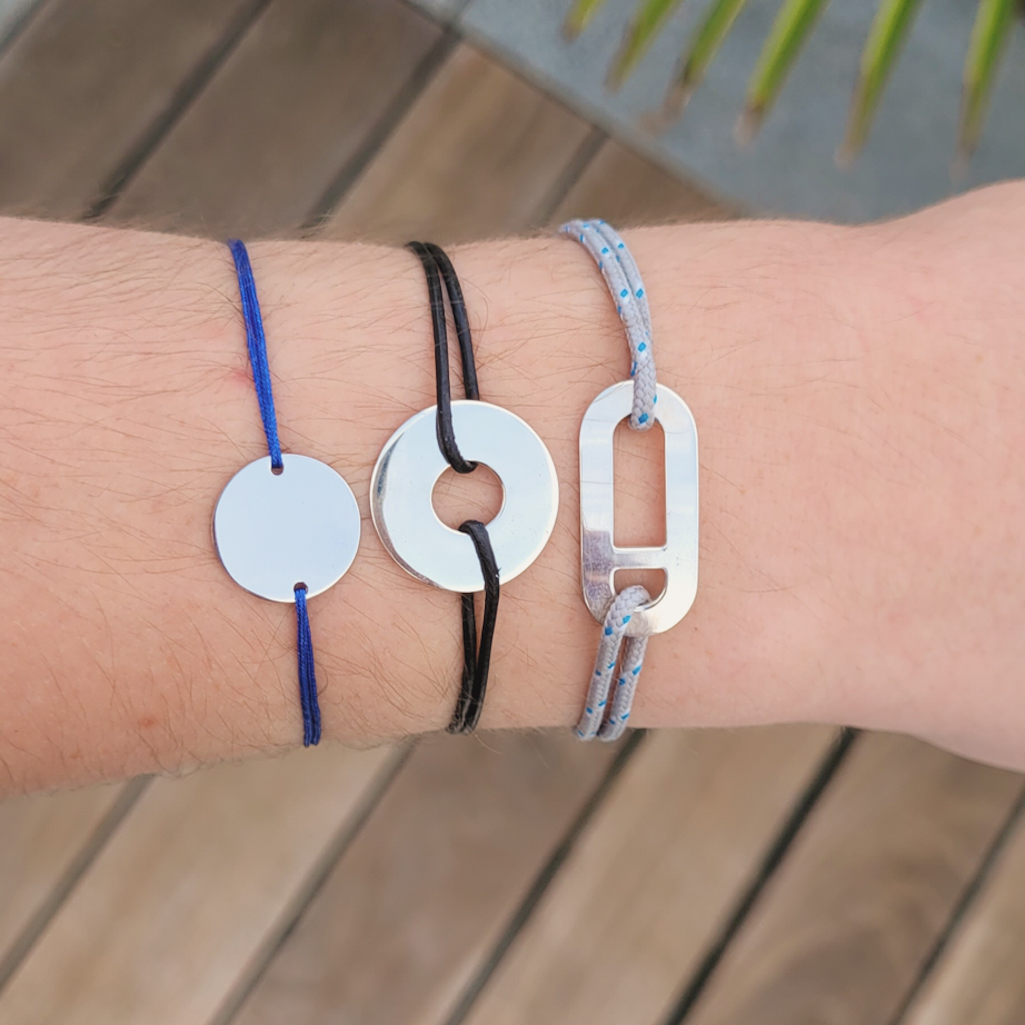 Duo de bracelets cuir personnalisés médailles rectangles argent